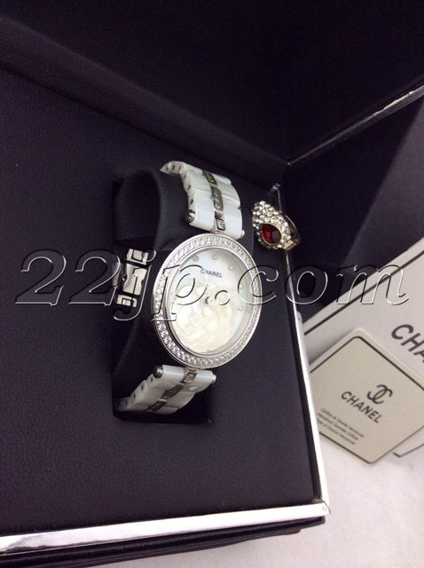 シャネル時計側面デザイン